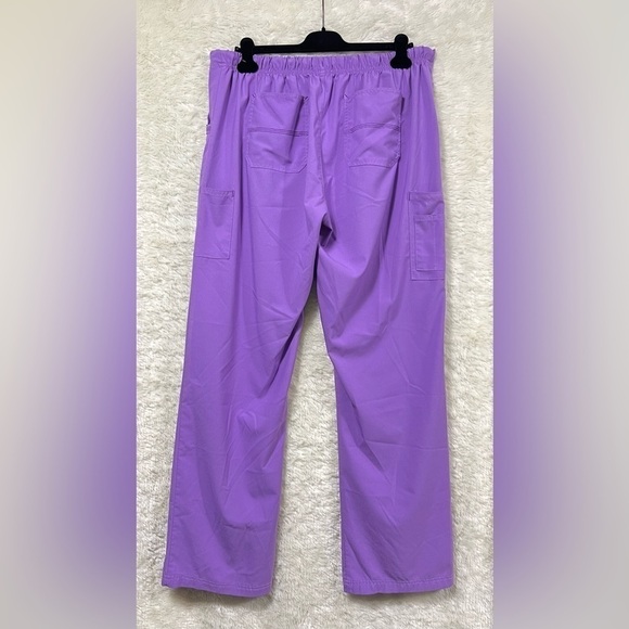 C52110 Carhartt Force® Cross-Flex Utility Boot Cut Cargo Scrub Pants (2 pieces) - Picture 8 of 14